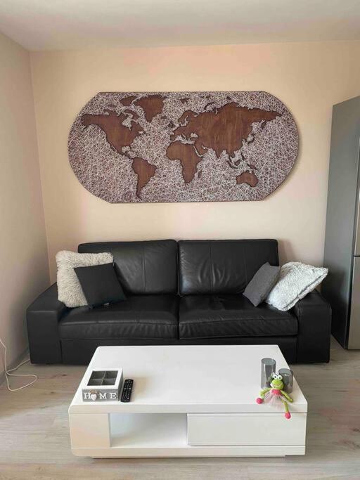 Sunny Spacious Apartment In A Great Location Казанлък Екстериор снимка